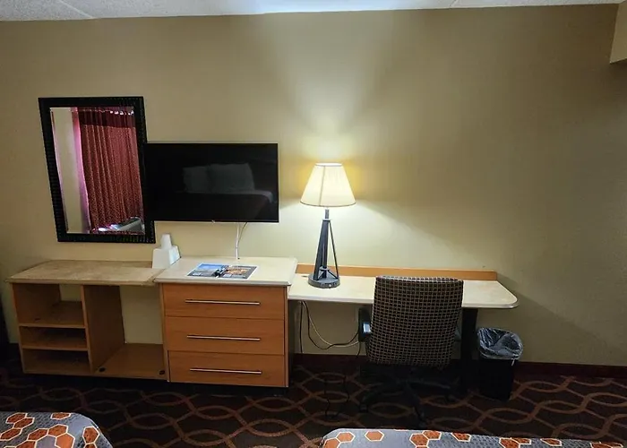 American Inn Evansville East